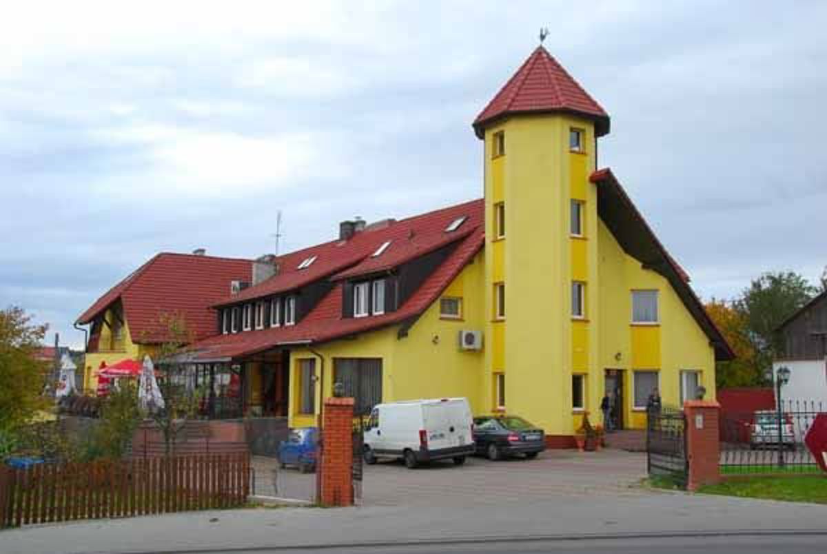 hotel, nad jeziorem